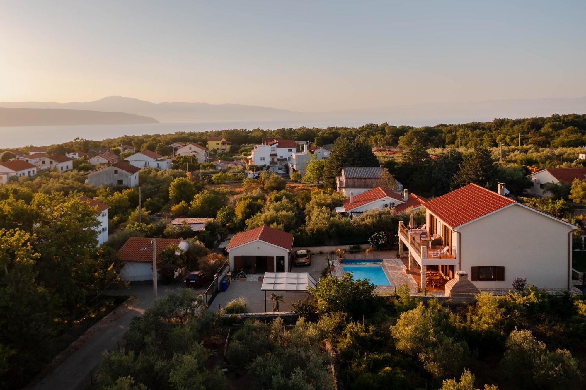 Villa Sara - Perfect Family Holiday Brzac Exterior photo