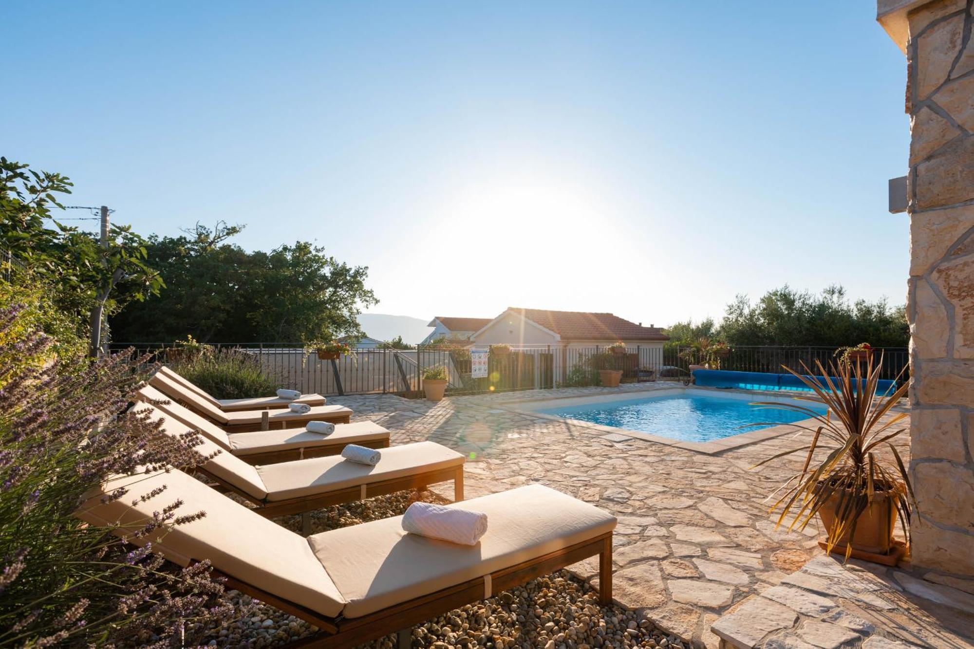 Villa Sara - Perfect Family Holiday Brzac Exterior photo