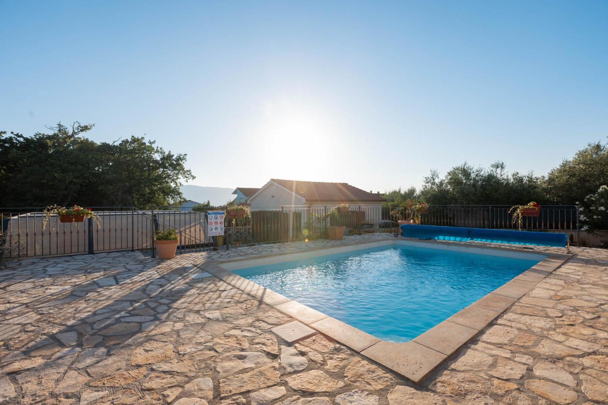 Villa Sara - Perfect Family Holiday Brzac Exterior photo